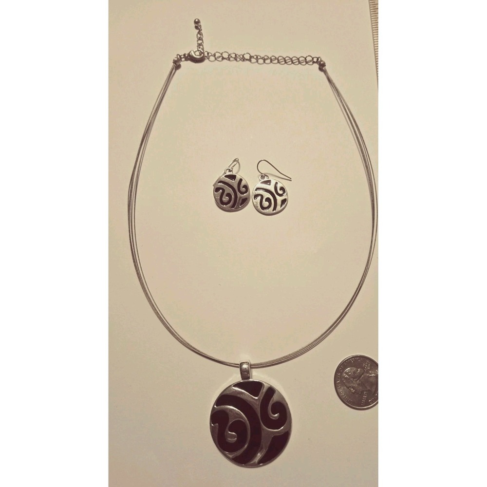 Avon Set Necklace & Earrings Scroll Motif Silver/Black Medallion Enamel Y2k
